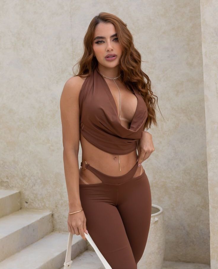 Set Nicole